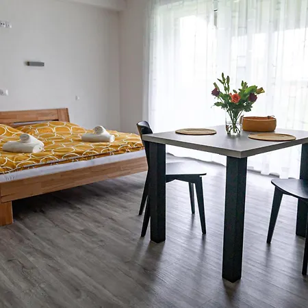 Apartmany Miska Mirkovice Exterior photo