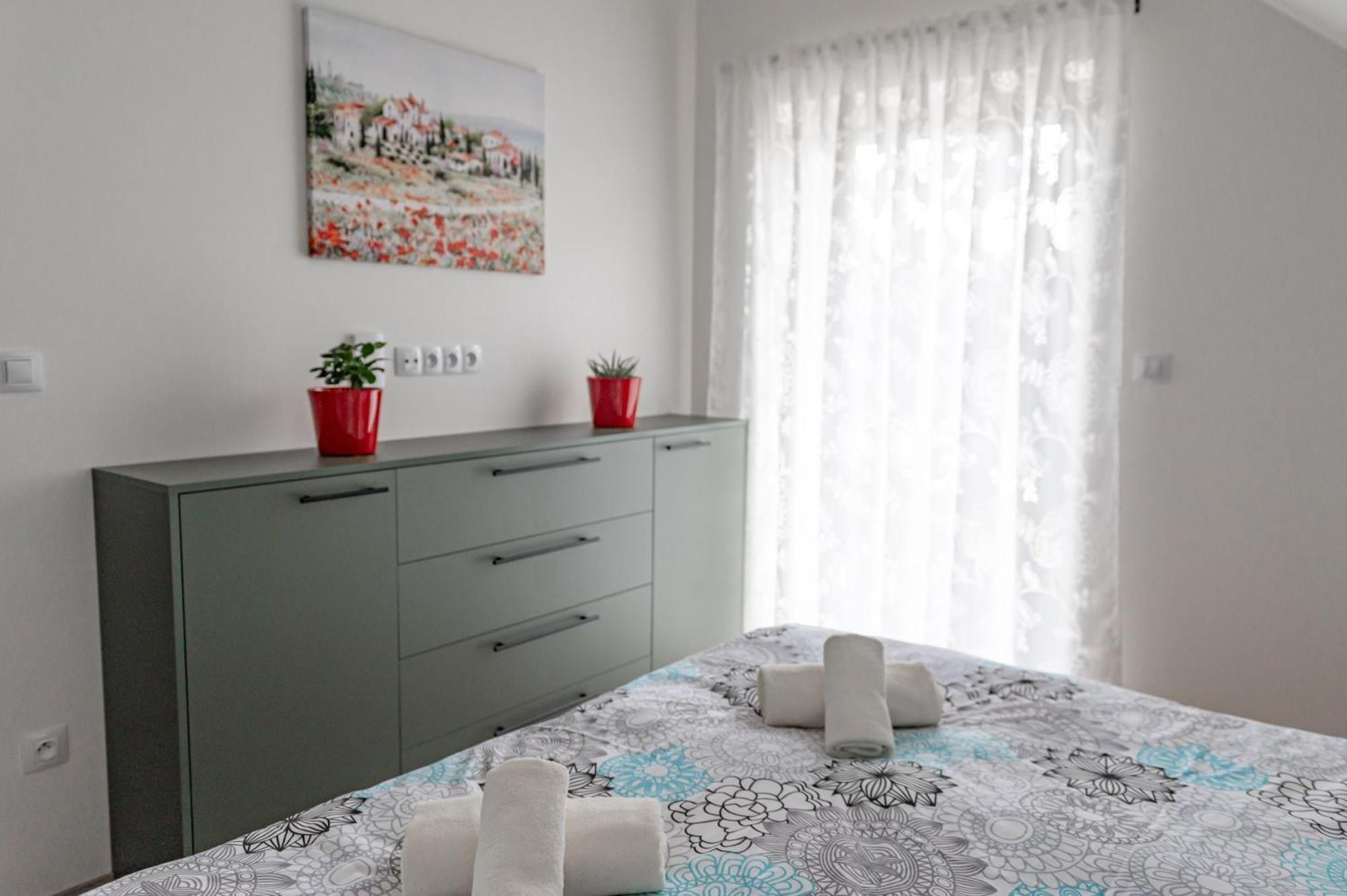Miska Apartment