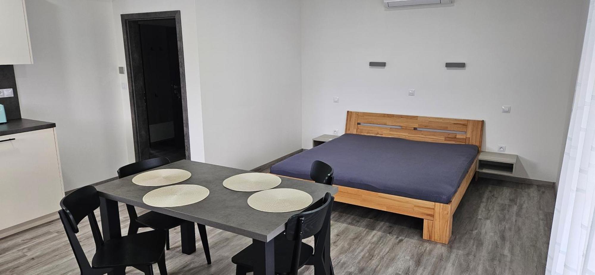 Miska Apartment